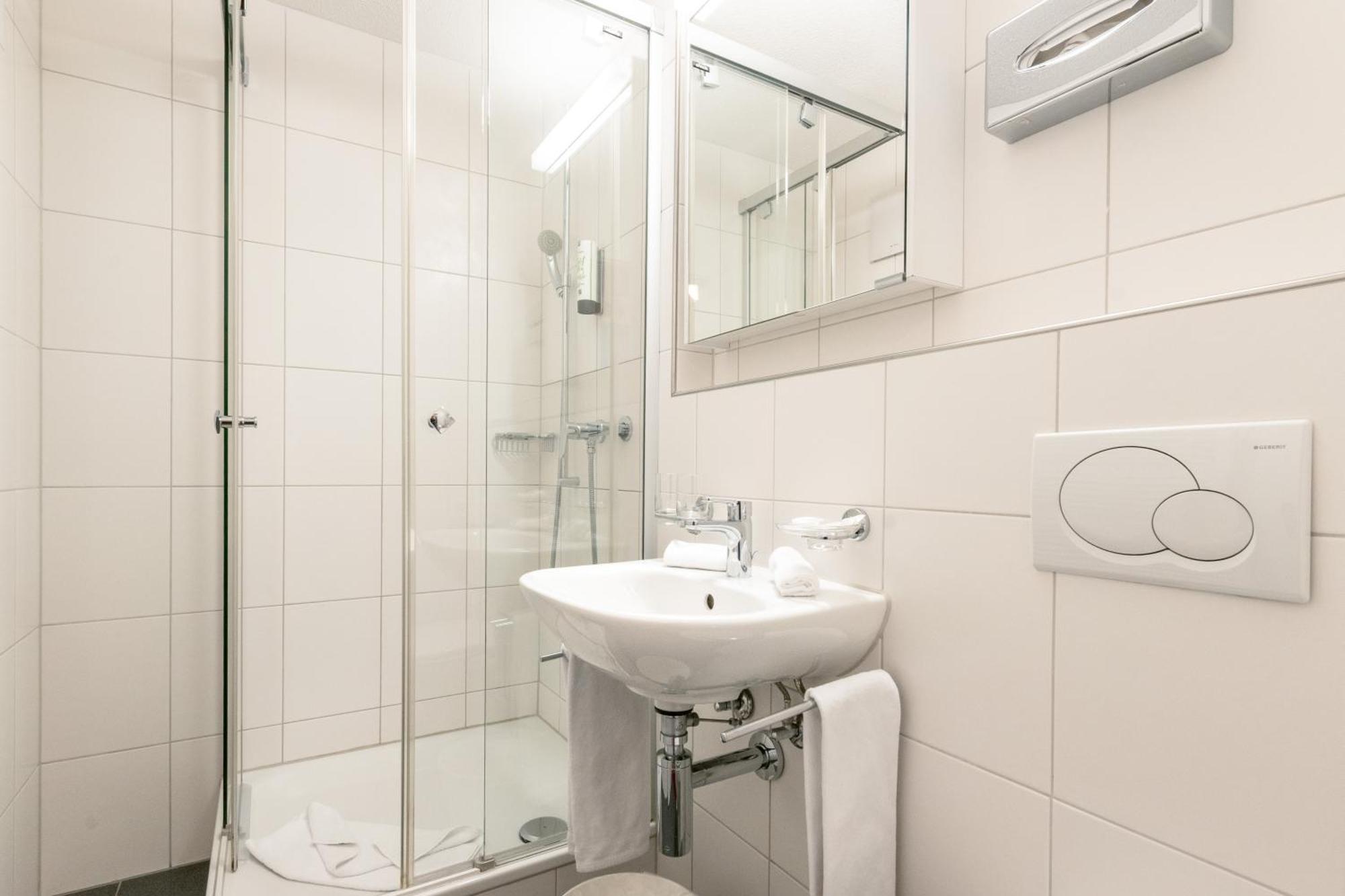Hotel Kreuz Leissigen Εξωτερικό φωτογραφία
